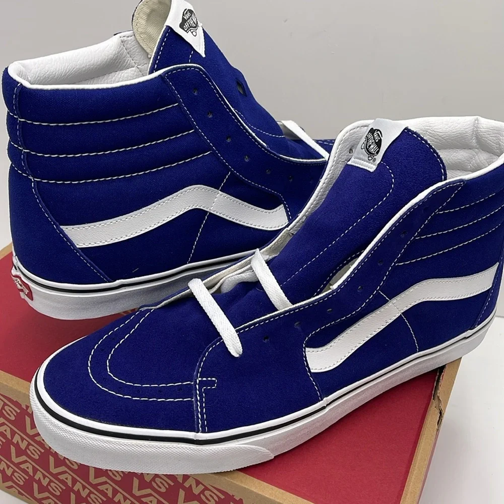 Vans Men’s Sk8-Hi Color Theory Beacon Blue
VN000D5IBYM
Sneakers - Picture 10 of 16
